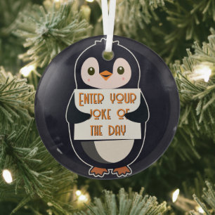 Adorno De Cristal Un pingüino sosteniendo un cartel con texto person