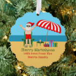 Adorno De Papel Beach Santa Claus Cute Personalizado Feliz Navidad<br><div class="desc">Este lindo personalizado Navidad en julio con tarjeta de ornamento hace la etiqueta de fiesta de verano perfecta para un baño de playa o un regalo de reunión de piscina. Hacerlo un divertido espectáculo con la temática del polo norte con Santa Claus en sus baúles de natación al lado de...</div>