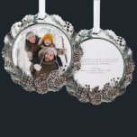 Adorno De Papel Black Winter Pine Merry Christmas Wreath<br><div class="desc">Difunde un poco de alegría navideña e inmortaliza tus preciados momentos familiares con la tarjeta de ornamento de flores Wreath de Black Winter Pine Merry. Puedes usar como etiqueta de regalo, así como un adorno de tarjetas de navidades para tu árbol de navidad de tus seres queridos. Con una corona...</div>