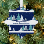 Adorno De Papel Blue Winter Trees Navidades personalizados<br><div class="desc">Hermoso cielo azul medianoche con abetos Navidades decoran este bonito,  adorno de tarjetas de vacaciones familiares personalizadas para regalos. La nieve bordea el hermoso bosque y los copos de nieve blancos se rompen en el aire nocturno. Gran regalo para conmemorar una reunión familiar.</div>