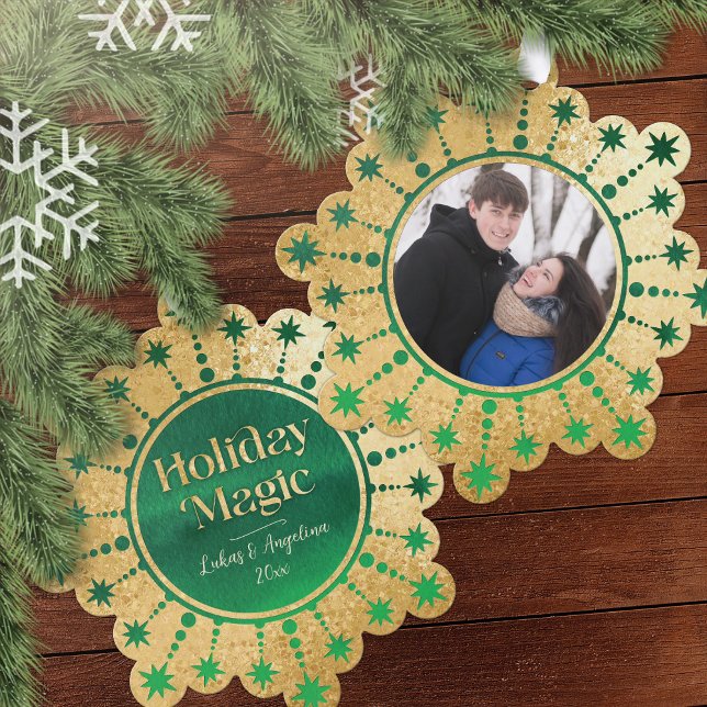 Adorno De Papel Estrellas de Navidades festivos: verde y oro (Holiday Magic Green and Gold Photo Ornament Card)