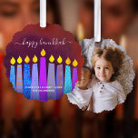 Adorno De Papel Foto roja Hanukkah Menorah Velas modernas Boho<br><div class="desc">"Feliz Hanukkah". Un ilustracion juguetón, moderno y artístico de velas de patrón boho y escritura caligráfica manuscrita te ayuda a inaugurar la festividad de Hanukkah con estilo. Las variadas velas azules de boho con coloridos motivos de Relieve metalizado falso dominan un rico fondo rojo ladrillo texturado en la parte delantera....</div>