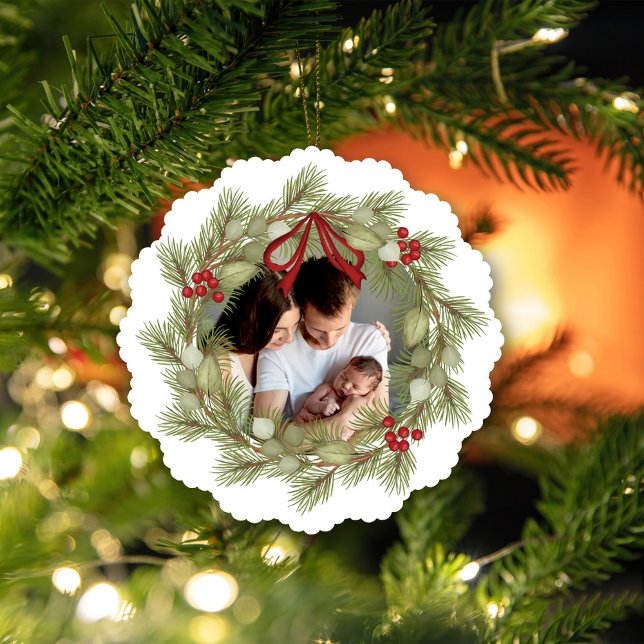 Adorno De Papel Fotos navideñas de Feliz Wreath Holly Berries (Merry Christmas photo ornament greeting cards. )