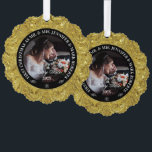 Adorno De Papel Glam 50th Boda Aniversario-Personalizado Foto<br><div class="desc">Diseño conmemorativo del 50 aniversario del boda,  elegante y glamoroso. El oro en remolinos dorados se enmarca con una foto personalizado y texto de personalizable.</div>