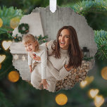 Adorno De Papel Merry y Bright | Moderna y elegante foto de Navida<br><div class="desc">Un elegante y moderno ornamento de fotos de vacaciones con una audaz tipografía que dice "Merry Bright" en blanco con una mora rosa rosada de frambuesa dusky en el reverso. El saludo y el nombre se pueden personalizar fácilmente para un toque personal. Un diseño moderno, minimalista y contemporáneo de navidades...</div>