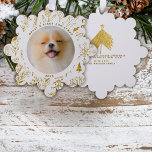 Adorno De Papel Navidades de oro Mascota de flores Primera foto de<br><div class="desc">Dejen que una ráfaga festiva de Navidades de oro rodee la foto de su mascota favorito esta temporada navideña. Delante y detrás de esta tarjeta de ornamento de papel, de fácil personalizar, con sus datos personales, para enviar los saludos de vacaciones perfectos y un regalo único para ti, familia y...</div>