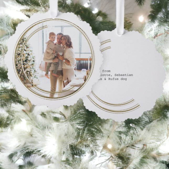 Adorno De Papel Navidades fotográficos de marco dorado personaliza (Golden Frame Photo Christmas Personalized Ornament Cards from Ricaso. A wonderful keepsake card)