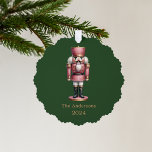 Adorno De Papel Navidades simples y pesimistas<br><div class="desc">Fondo verde,  y un petardo rosado. Personalice y agregue un nombre y un año.</div>