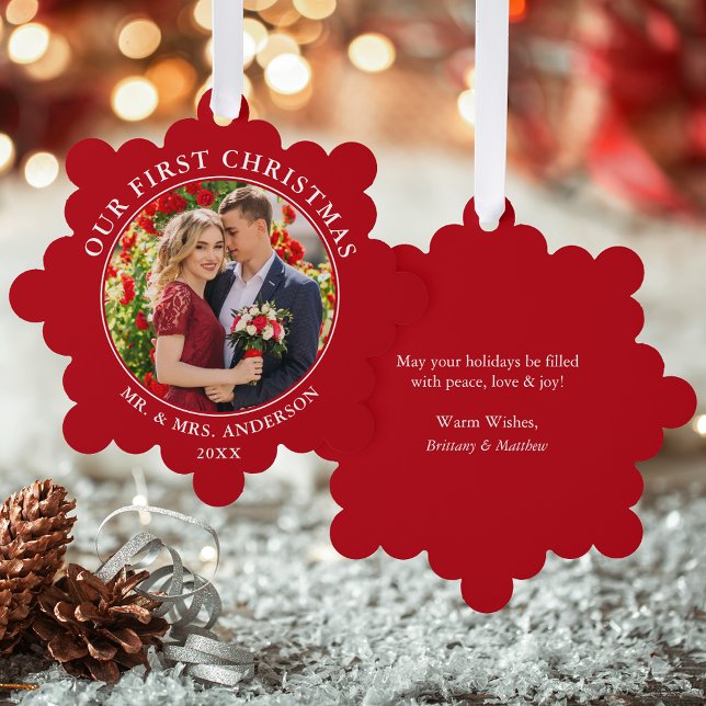 Adorno De Papel Nuestra primera fotografía de la pareja de Navidad (A greeting card that is also an ornament! Customize with your photo and personalized text.)