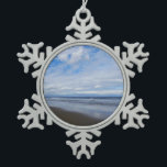 Adorno De Peltre Tipo Copo De Nieve Bethany Beach I<br><div class="desc">Algunas playas de la costa este están llenas de gente y edificios y otras están llenas de naturaleza. Aquí hay una simple foto de una playa tranquila en Delaware,  Bethany Beach,  durante la temporada baja de abril. Esta foto también aparece en el papel panorámico "Bethany Beach I" de MLeWallpapers.com.</div>