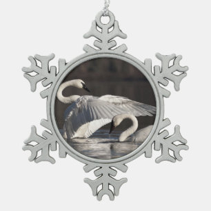 Adorno De Peltre Tipo Copo De Nieve Cisnes amorosos