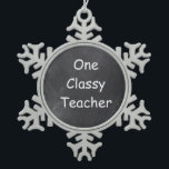 Adorno De Peltre Tipo Copo De Nieve Clásico Profesor Chalkboard Diseño Idea de regalo<br><div class="desc">Profesor Clásico Chalkboard Diseño Teacher Regalo Idea Árbol de Navidad Ornamento</div>