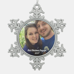 Adorno De Peltre Tipo Copo De Nieve El primer navidad dedicó el ornamento de la foto