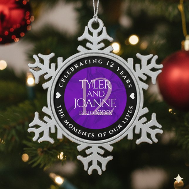 Adorno De Peltre Tipo Copo De Nieve Elegante celebración del 12º Aniversario del Boda  (12th Silk Wedding Anniversary Snowflake Pewter Ornament Cover Photo)