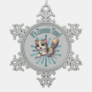 Adorno De Peltre Tipo Copo De Nieve Es el gato de Zoomie Time Cute Tricolor