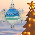 Adorno De Peltre Tipo Copo De Nieve Fotografía de Destin Florida Beach<br><div class="desc">Una hermosa fotografía de playa tomada en el destino ideal de vacaciones de Destin,  Florida. Las hermosas aguas verdes de Sandestin se adentran en la arena de la costa bajo los cielos azules serenos para hacer la foto perfecta de las vacaciones.</div>