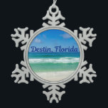 Adorno De Peltre Tipo Copo De Nieve Fotografía de Destin Florida Beach<br><div class="desc">Una hermosa fotografía de playa tomada en el destino ideal de vacaciones de Destin,  Florida. Las hermosas aguas verdes de Sandestin se adentran en la arena de la costa bajo los cielos azules serenos para hacer la foto perfecta de las vacaciones.</div>
