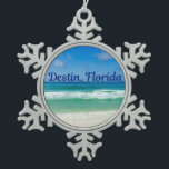 Adorno De Peltre Tipo Copo De Nieve Fotografía de Destin Florida Beach<br><div class="desc">Una hermosa fotografía de playa tomada en el destino ideal de vacaciones de Destin,  Florida. Las hermosas aguas verdes de Sandestin se adentran en la arena de la costa bajo los cielos azules serenos para hacer la foto perfecta de las vacaciones.</div>