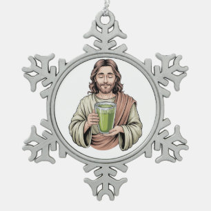 Adorno De Peltre Tipo Copo De Nieve Jesús sosteniendo una bebida verde de matcha crist