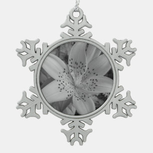 Adorno De Peltre Tipo Copo De Nieve Lirio de tigres norteamericano (blanco y negro)