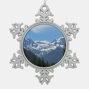 Adorno De Peltre Tipo Copo De Nieve Montañas nevadas a través de árboles