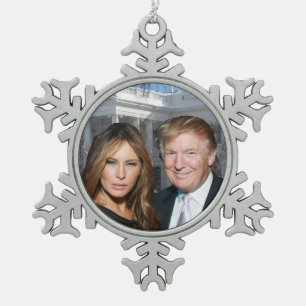 Adorno De Peltre Tipo Copo De Nieve Navidad de un triunfo: Donald y Melania
