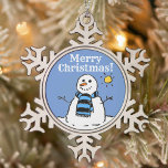 Adorno De Peltre Tipo Copo De Nieve Navidades Diseño Snowman con Feliz Navidad<br><div class="desc">Navidades de diseño de muñecos de nieve con el mensaje "Feliz Navidad". El Frosty the snowman Design cuenta con un muñeco de nieve en invierno.</div>