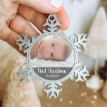 Adorno De Peltre Tipo Copo De Nieve Navidades recién nacidos de la primera foto Nieve<br><div class="desc">Personalizar este adorno con la foto de su bebé y añada su nombre para mantener a este gran Navidad.</div>
