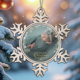 Adorno De Peltre Tipo Copo De Nieve Nuestra primera Navidad como abuelos foto ornament