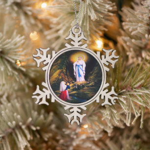 Adorno De Peltre Tipo Copo De Nieve Nuestra Señora de Lourdes por Litany Lane