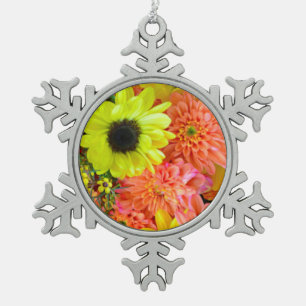 Adorno De Peltre Tipo Copo De Nieve Ornamento de flor de sol y dahlias