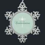 Adorno De Peltre Tipo Copo De Nieve Primera comunión sagrada, guión en verde suave<br><div class="desc">Este suave regalo,  recuerdo y regalo verde es bueno para felicitar al niño o chica por su Primera Comunión.</div>