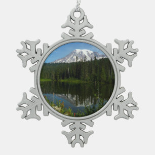 Adorno De Peltre Tipo Copo De Nieve Reflejo del lago del Monte Rainier con flores silv