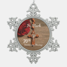 Adorno De Peltre Tipo Copo De Nieve Rosa y Rosario del Aniversario de la Ordenación Sa