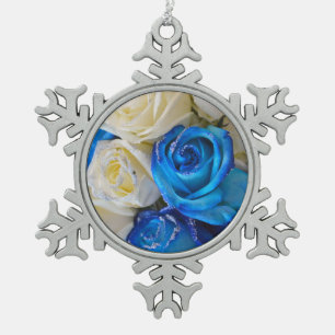 Adorno De Peltre Tipo Copo De Nieve Rosas azules y blancas