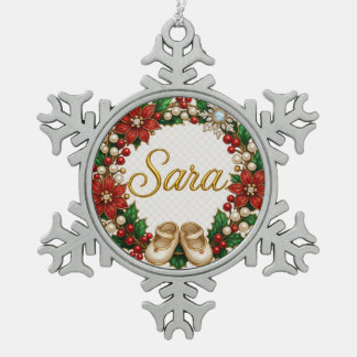 Adorno De Peltre Tipo Copo De Nieve Sara Baby’s First Christmas Keepsake Ornament