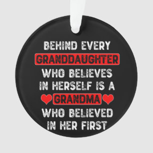 Adorno Detrás de cada nieta