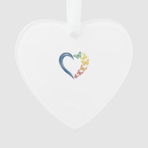 Adorno Diseño de grabado vintage de corazón de mariposa a