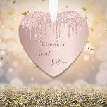 Adorno Dulce 16º dieciséis rosas de 16 años goteo de oro<br><div class="desc">Un adorno para un glamuroso y glamuroso cumpleaños número 16. Un fondo dorado rosa con un elegante goteo de oro en rosa, pinta con goteo. El texto: Dulce Dieciséis está escrito en oro rosa oscuro con un gran guión de estilo moderno con letras a mano. Tempate por un nombre. Perfecto...</div>