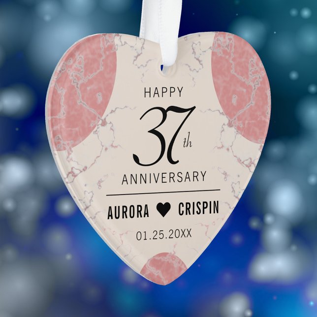 Adorno Elegante 37° Aniversario del Boda de Alabastro (Elegant 37th Alabaster Wedding Anniversary Acrylic Ornament Cover Photo.)