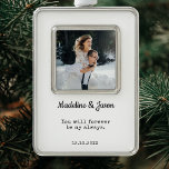 Adorno Elegante foto de boda recién casados moderna<br><div class="desc">Elegante y moderno boda de los recién casados,  foto del Ornamento de Navidad. Este ornamento moderno hace un dulce primer regalo de Navidad o aniversario.</div>