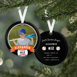 Adorno Estadísticas personalizadas de jugadores y fotos d<br><div class="desc">Conmemorar una temporada impresionante para tu jugador de béisbol favorito con este personalizado genial adornado en un colorido negro y naranja. Personalice la parte delantera con la foto del jugador, su nombre y número de camiseta, y añada más detalles a la parte posterior, incluyendo el nombre del equipo o la...</div>