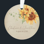 Adorno Flores de color de agua en un pergamino con sombra<br><div class="desc">Este romántico adorno de keepsake boda presenta un diseño floral vintage. El fondo es un diseño rústico de papel pergamino descolorido,  acentuado con girasoles acuáticos dorados. En la parte superior se ve un delicado ramo silvestre,  con los nombres de la pareja impresos a continuación.</div>