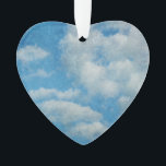 Adorno Fondo de nubes con problemas de vintage<br><div class="desc">El diseño de fondo del cielo nublado de este adorno con cordón satinado tiene una textura antigua y gastada, como si fuera parte de un cuadro antiguo. Las nubes varían en color de blanco a gris en un cielo azul y angustiado. Te sentirás como si estuvieras en el cielo con...</div>