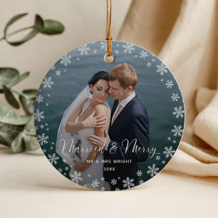 Adorno Foto de boda con elegante letra Merry & Married
