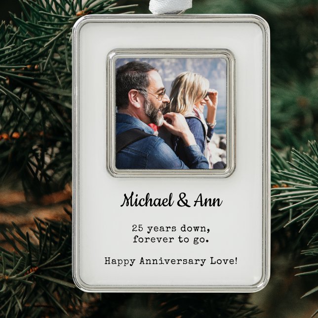 Adorno Foto Keepsake, 25 años | Pareja de vacaciones (25th Anniversary Photo Christmas Ornament in Modern Minimalist Style, Personalized.)