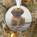 Adorno Fotografía moderna simple de la primera Navidad<br><div class="desc">Ornamento de Navidad con un diseño simple y elegante con "Mi primera Navidad" junto con el nombre y año de tu nuevo cachorro con una foto de tu nuevo perro. Este adorno moderno es un gran regalo para cualquiera que tenga un cachorro nuevo.</div>