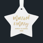 Adorno Guión del cepillo de oro casado y estrella del Bod<br><div class="desc">Ornamento de estrella de pincel moderno de oro casado y Boda de moras</div>