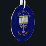 Adorno Hanukkah Gold Menorah Elegant Chrismukkah<br><div class="desc">Un elegante adorno vacacional de Chrismukkah hace un regalo o un placer para las parejas y familias que están combinando sus vacaciones para crear recuerdos únicos en los años venideros. Un fondo azul oscuro de la medianoche casi brillante es el telón de fondo de mi antiguo oro original Menorah con...</div>