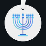 Adorno Hanukkiah Feliz feriado judío en Hanukkah Menorah<br><div class="desc">Símbolo de Hanukkiah. Feliz Fiesta de Hanukkah Día de fiesta judía Menorah Azul. Decoración de Chanukkah de la festividad judía con el símbolo decorativo tradicional de Chanuka - color azul marino hanukkiah menorah, candelabro con velas, estrella de David y ilustracion de luces brillantes de neón azul. Decoración del evento del...</div>